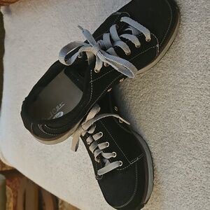 9M (8.5M?) DR. SCHOLL'S Canvas Sneaker Black